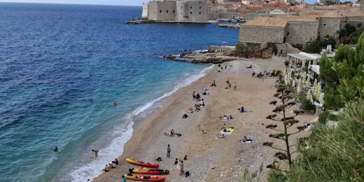 Temperatura mora i zraka se izjednačile, idealno za zadnju banju prije kiše!