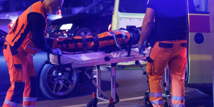 Teška prometna nesreća u Šibeniku. Maloljetni motociklist zbog teških ozljeda zadržan na liječnju u bolnici