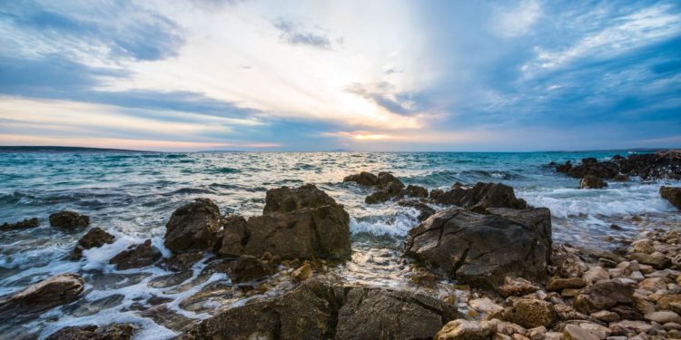 Tijekom utorka razvedravanje, zatopljenje i južina
