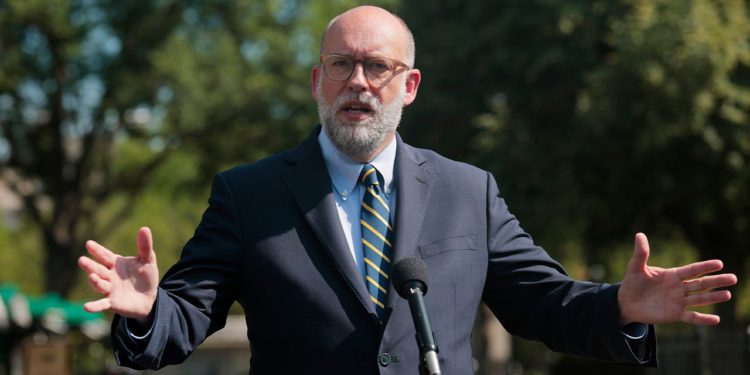 Tisuće saveznih zaposlenika moglo bi se suočiti s otpuštanjem tijekom zatvaranja