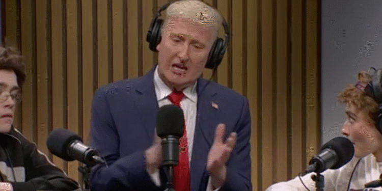 ‘To je Da, kralju marš’: Trump iz SNL-a razgovara s tinejdžerima podcasterima kako bi pričali o ratu i Georgeu Santosu sa Sabrinom Carpenter