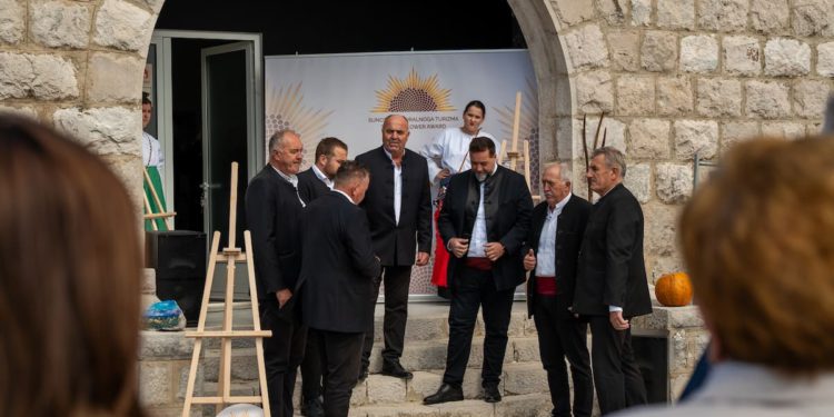 Tradicija, umjetnost i ruralni turizam: Suncokretova mreža obasjala Gornja Poljica