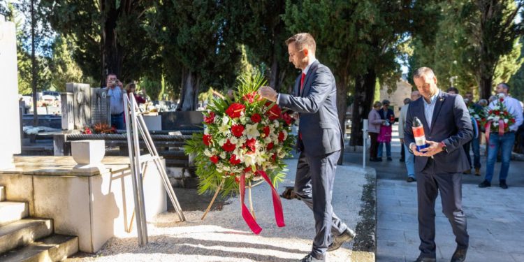 Trogir obilježio 81. obljetnicu oslobođenja od fašizma: “Svaka žrtva jednako je vrijedna”