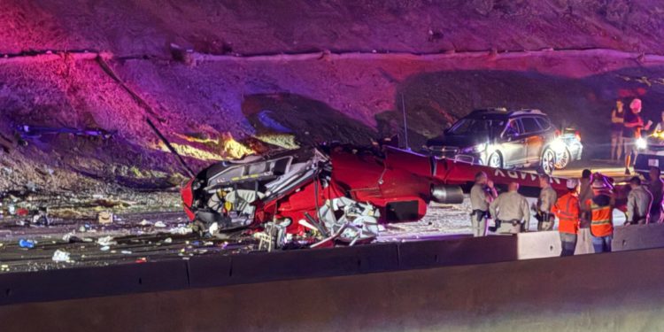 Troje kritički ozlijeđenih nakon što se sruši helikopter Medevac na kalifornijskoj magistrali