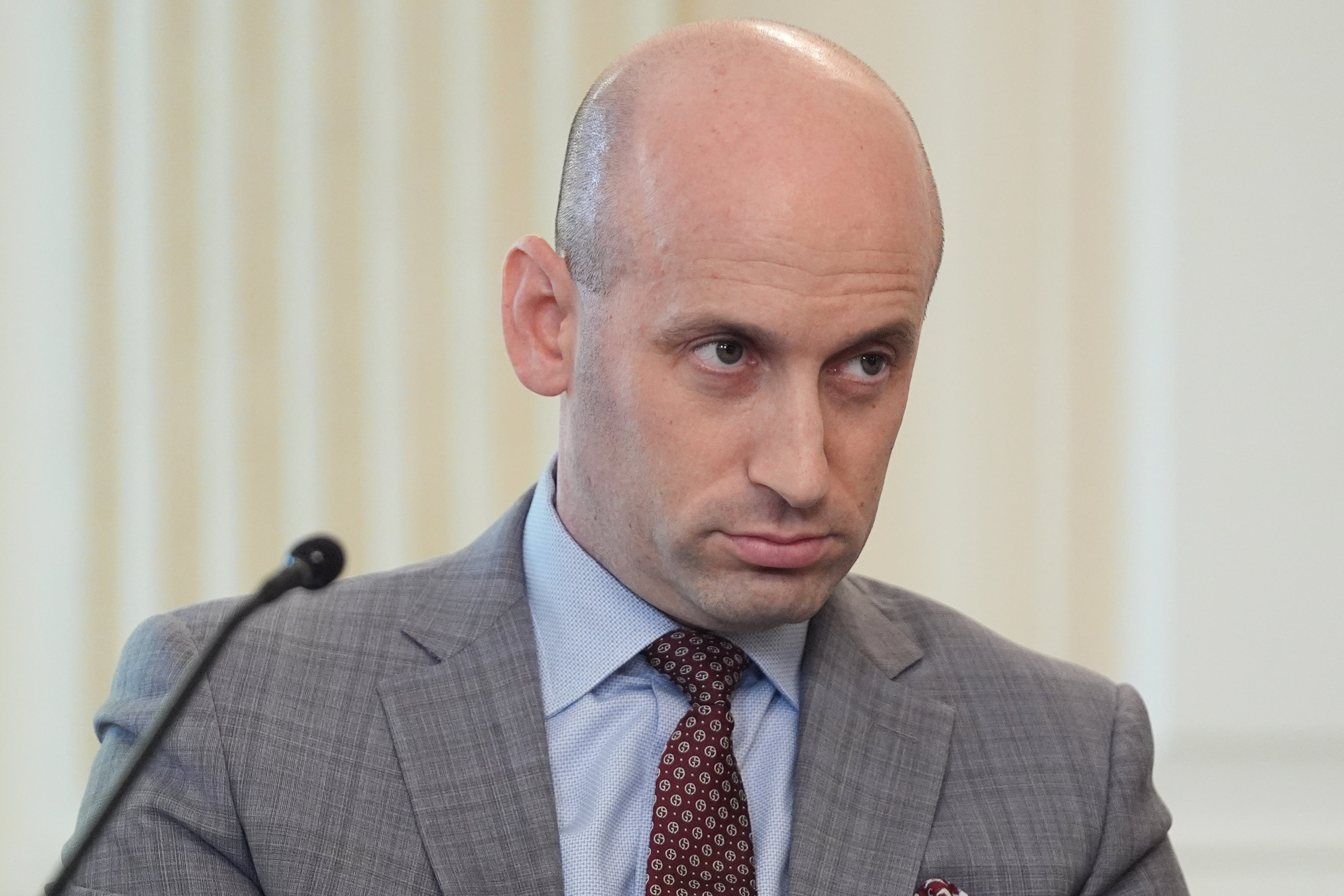 Zamjenik šefa stožera Bijele kuće Stephen Miller, arhitekt Trumpove agende za masovnu deportaciju i protivljenje ljevičarskim neslaganju, sugerirao je da bi „antifa“ mogao biti označen stranom terorističkom organizacijom koja bi izložena navodnim članovima teškim sankcijama i imigracijskim kaznama
