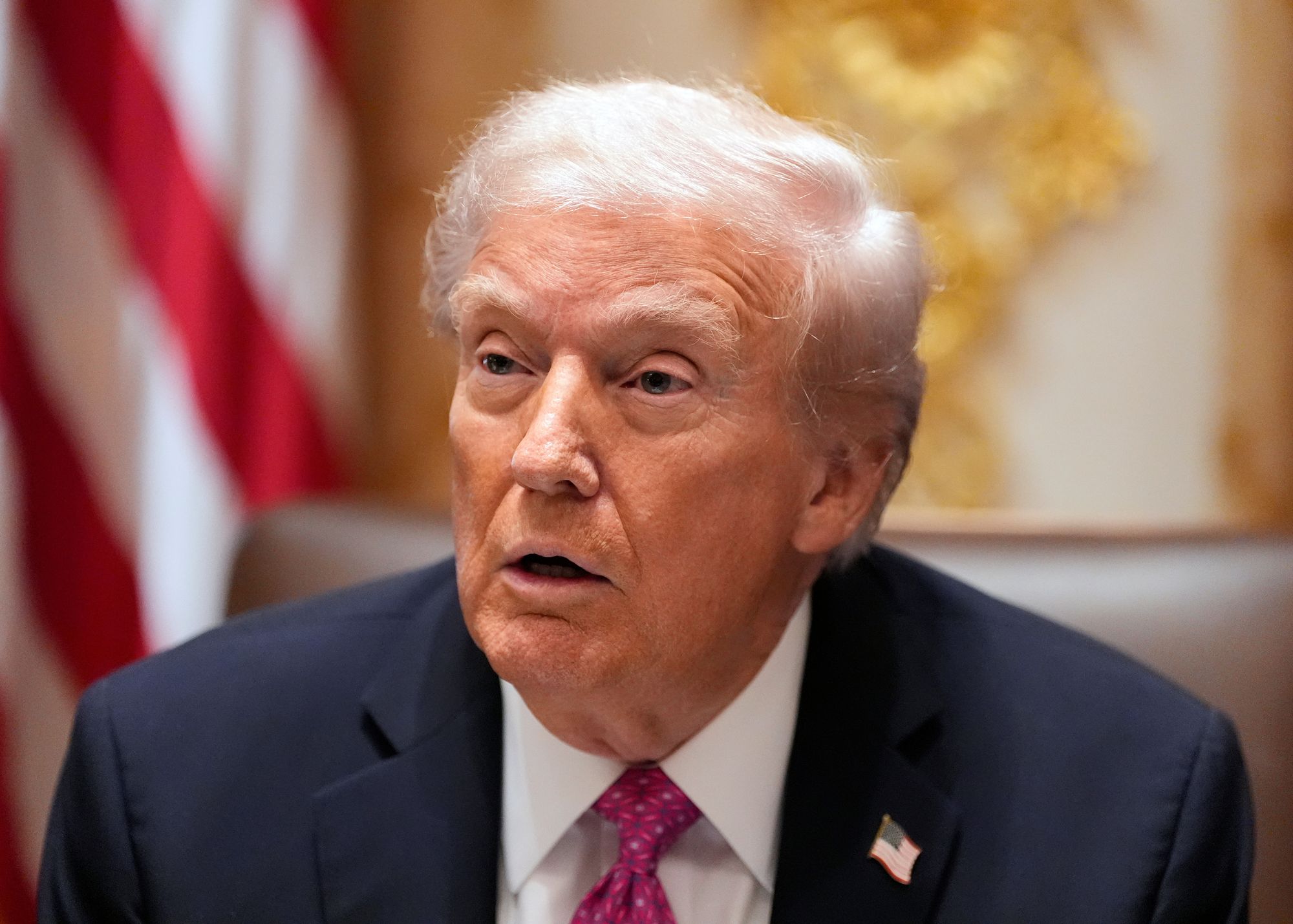 Predsjednik Donald Trump zakleo se uživo tijekom sastanka s ukrajinskim predsjednikom Volodimirom Zelenskim.