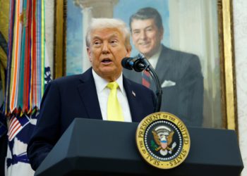 Trump daje CIA-i dopuštenje za ‘tajnu’ akciju u Venezueli dok predsjednik kaže da vojska ‘gleda na kopnene’ udare