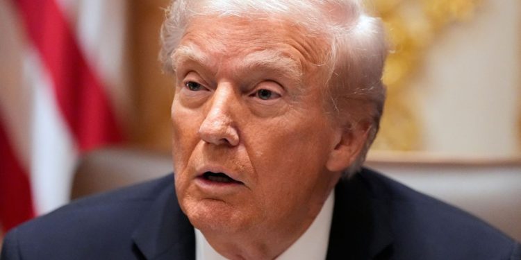 Trump izbacuje riječ F uživo u eteru tijekom sastanka Bijele kuće sa Zelenskim