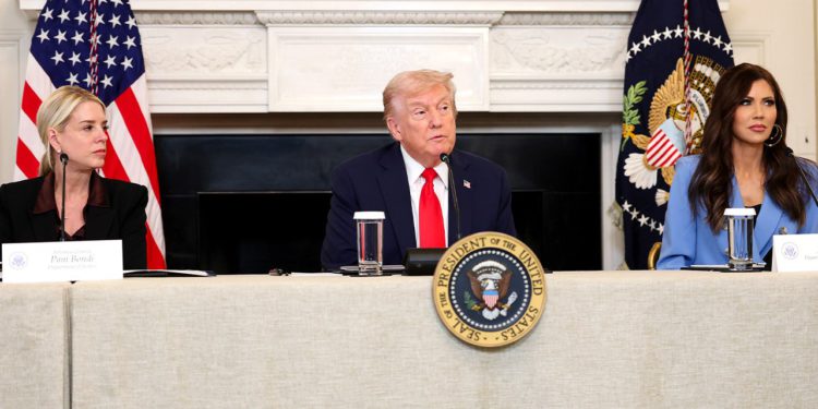 Trump je domaćin okruglog stola u Bijeloj kući o radnim snagama za domovinsku sigurnost