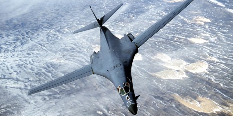 Trump je reagirao na izvješća o letovima bombardera B-1 prema Venezueli usred rata protiv droge