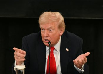 Trump kaže da smo ‘oduzeli slobodu govora’ jer službenici uspoređuju antifa s Hamasom u okruglom stolu Bijele kuće