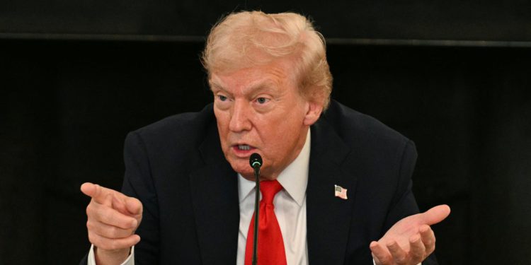 Trump kaže da smo ‘oduzeli slobodu govora’ jer službenici uspoređuju antifa s Hamasom u okruglom stolu Bijele kuće