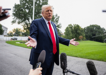 Trump krivi demokrate za isključivanje vlade koji pokreću otpuštanja