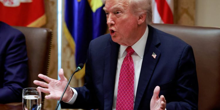 Trump lažno tvrdi da nijedan drugi američki predsjednik nikada nije riješio rat