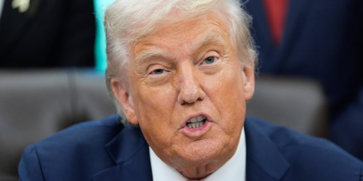 Trump naziva demokrate ‘strankom mržnje, zla i sotone’ u kasnonoćnoj istini Social bijes