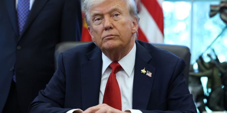 Trump odobrava javna pogubljenja Hamasa, uspoređujući žrtve s američkim štrajkovima na venecuelanske “droge”