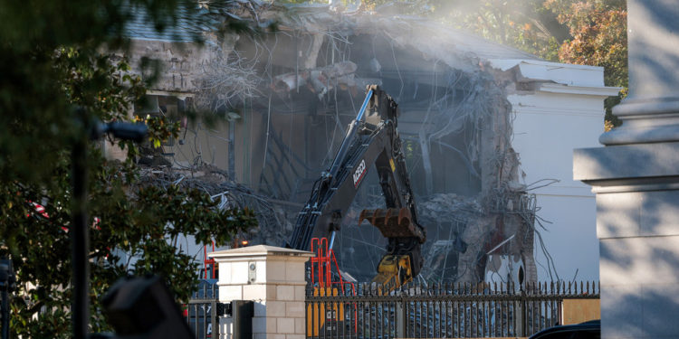 Trump ruši dio Bijele kuće — RT World News