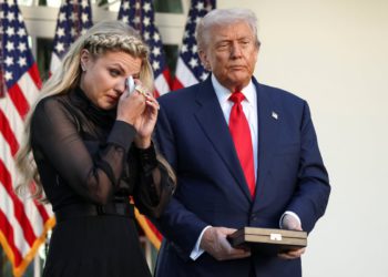 Trump se u govoru pohvali jer udovica Charlieja Kirka prihvaća predsjedničku medalju slobode u njegovo ime: Ažuriranja uživo