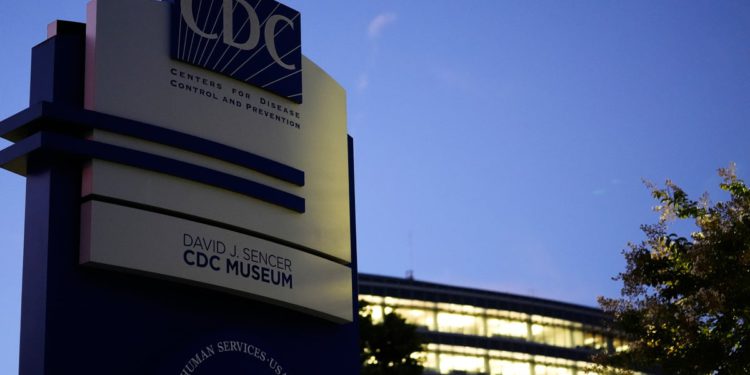 Trump se zalaže za ponovni CDC stručnjaci koji rade na eboli, prognoziranju ospica i bolesti koji su bili postavljeni u smanjenju isključivanja vlade