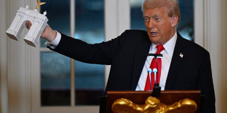 Trump ‘u redu’ s kipom DC-a u čast vođi građanskog rata koji se borio za ropstvo: ‘Puno ljudi u ovoj sobi’ se slaže