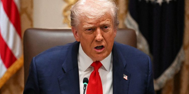 Trump upozorava Hamasa ‘razoružat ćemo ih’ ako se ne pridržavaju sporazuma