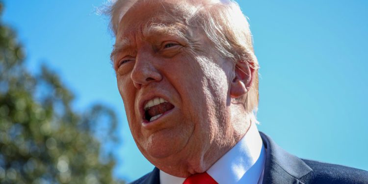 Tržišta se smanjuju dok Trump eskalira trgovinski rat sa 100% tarifom na Kinu ‘iznad i iznad’ trenutnih stopa