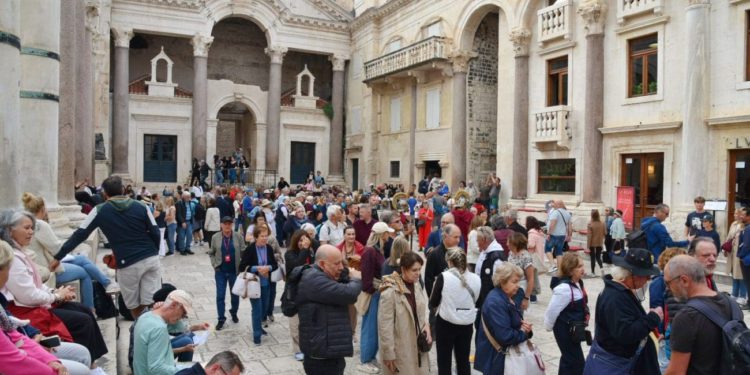 Turisti preplavili centar Splita: Grad podno Marjana opet pokazao zašto je najlipši grad na svitu