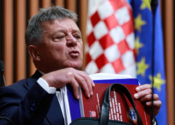 Turudić mu je za petama, a on na tuđi račun uživa na Galapagosu i hladno poručuje: ‘Nije me briga’