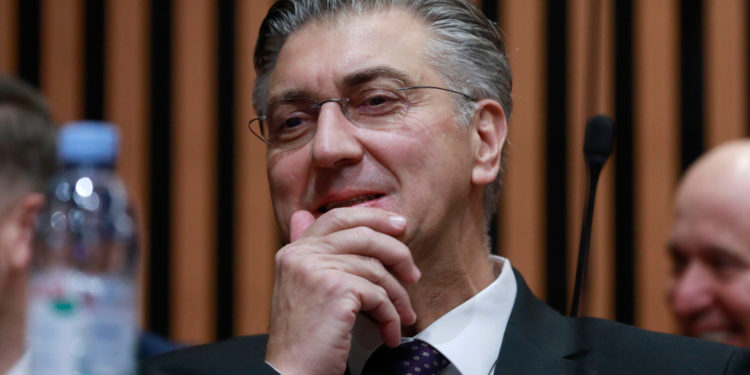 U Saboru sjede šminkeri u odjelima, a gotovo nitko nije primijetio tko jedini nedostaje