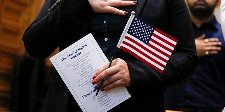 USCIS vidi ogroman porast u prijavama za posao “Domaći branitelj”