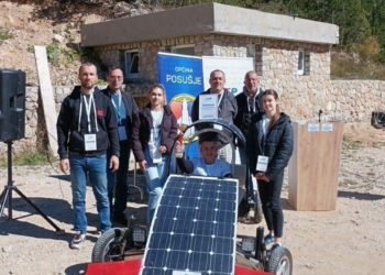 Učenici kninske strukovne škole osvojili zlato na utrci solarnih automobila; natjecali se u dvije kategorije