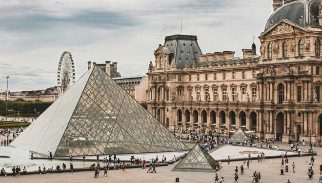 Uhićeno pet osumnjičenika zbog velike pljačke u Louvreu