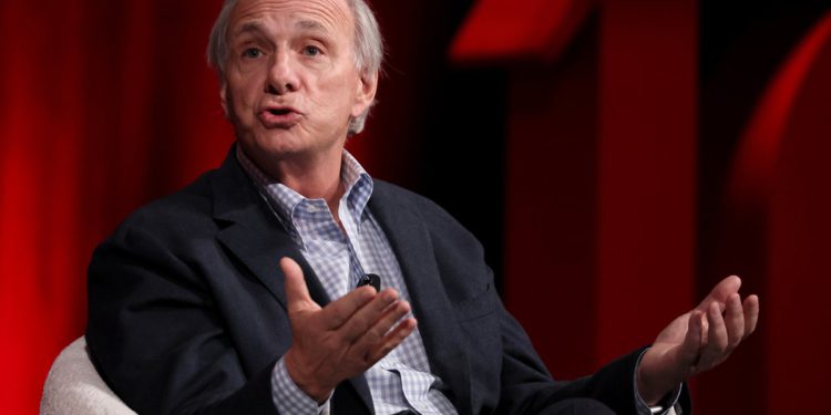Ulagač milijardera Ray Dalio upozorava na ‘građanski rat’ usred spiralnog američkog duga, globalnih nemira i nejednakosti bogatstva