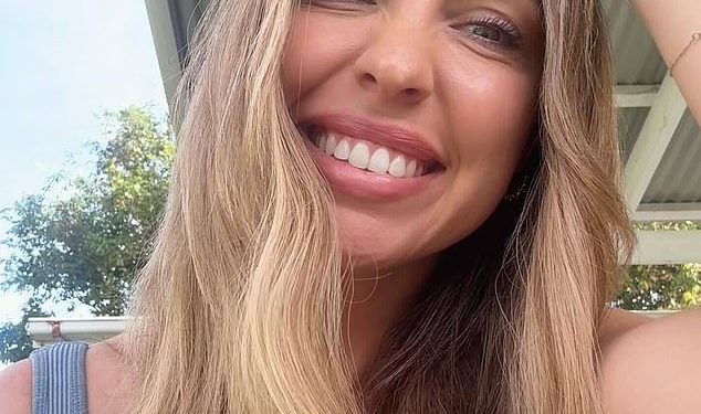 Unutar novog života ex-wag Kara Childerhouse koja je izazvala NRL skandal nakon što je probijena ‘izvevši seksualni čin’ na suigračici svog zaručnika za Fiance