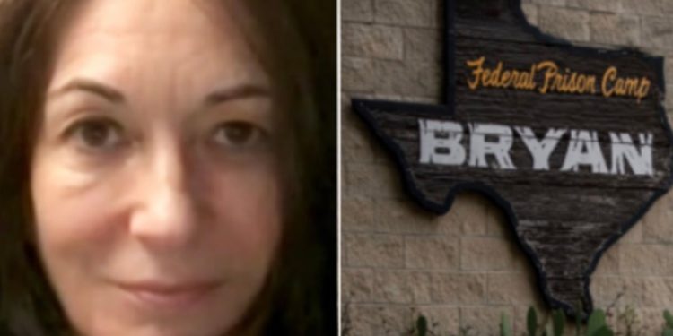 Upravnik iz Maxwell -ovog zatvorskog logora u Teksasu upozorio je ostale zatvorenike da je ne maltretiraju – ili riskiraju da budu premješteni u oštriji objekt, kaže izvještaj