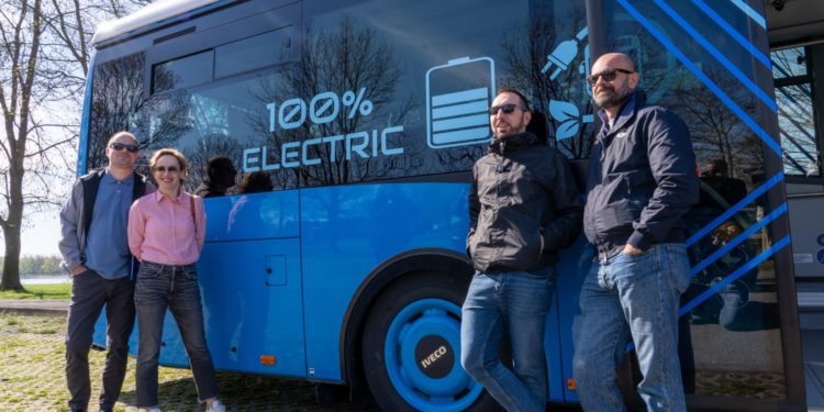 (Uživo) Gradonačelnik Tomašević predstavlja nove električne autobuse ZET-a