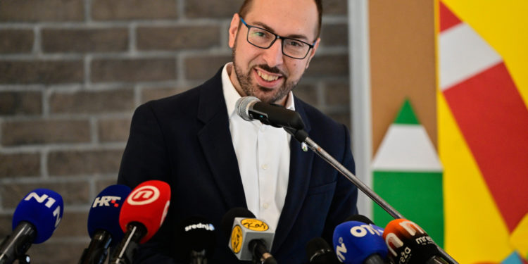 (Uživo) Tomašević obilazi radove na ambulanti: ‘U četiri godine investicije podignute s 25 milijuna eura na 210 milijuna’