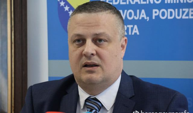 VIDEO Kako je gostovanje mostarskog IT poduzetnika u podcastu dovelo do kaznene prijave protiv ministra Vojina Mijatovića