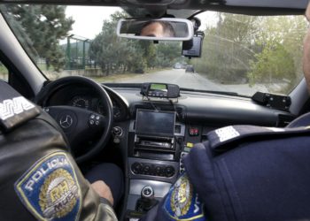 Vozač kombija u Biogradu odbio test na droge, evo kako ga je policija kaznila