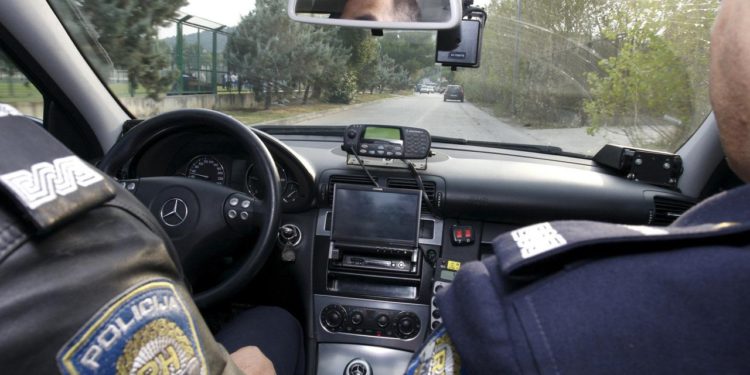 Vozač kombija u Biogradu odbio test na droge, evo kako ga je policija kaznila