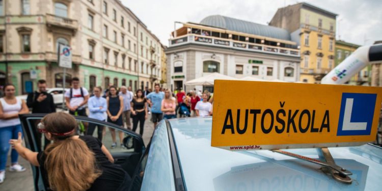 Vozačke dozvole kakve poznajemo odlaze u povijest a za volan ćete u Hrvatskoj moći već od……