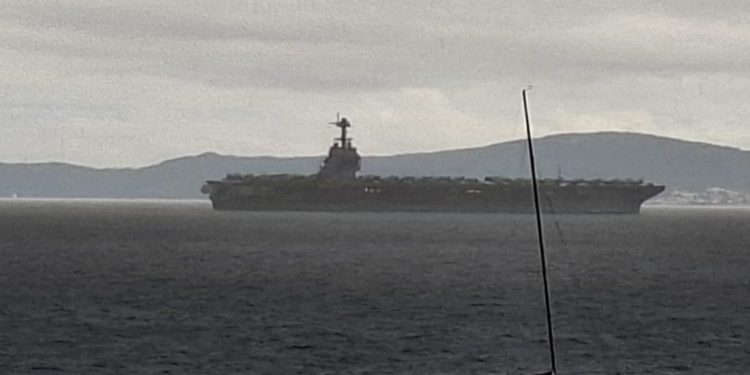 Američki nosač aviona upravo napušta Split