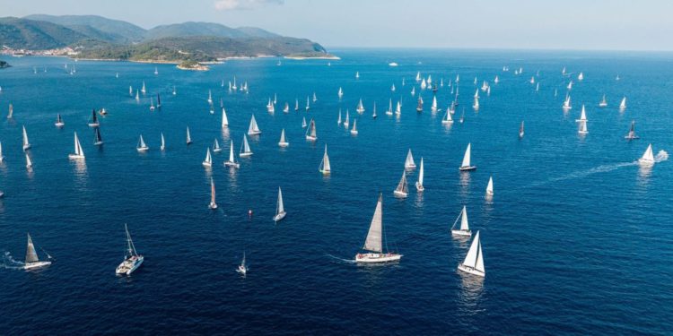 ZAVRŠENA 81. VIŠKA REGATA – Dubrovčani ponovno najbrži