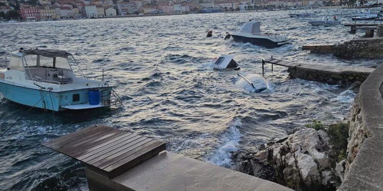 ZBOG VJETRA Propalo otvaranje “Lošinj opena”, lova na veliku ribu, a bura je u Malom Lošinju potapala i brodice!