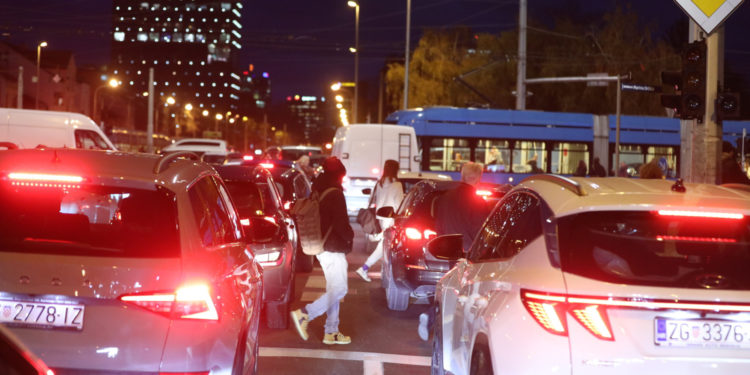 Zagrebom zavladao teški kaos i postaje neizdrživo: Kolaps na cestama simptom je puno teže bolesti