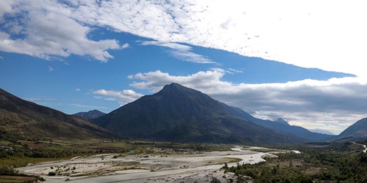 Zapanjujuća dolina Vjosa pod prijetnjom od odlagališta i zagađenja