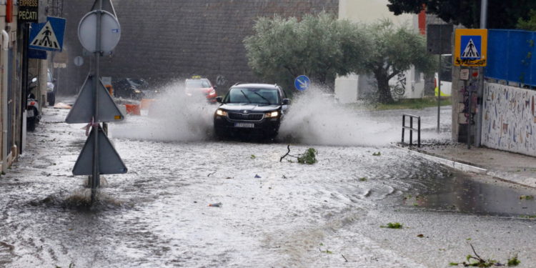 Zaštitite sebe i svoju imovinu, pogledajte kakva grozota ide prema Hrvatskoj