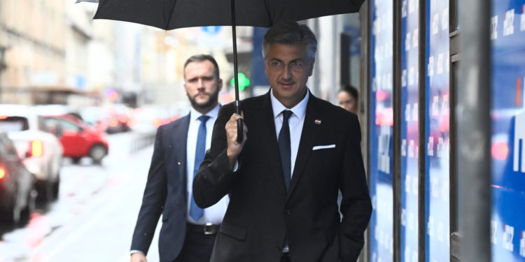 Zatražena ostavka Plenkovićeva ministra: Stiglo hitno i važno upozorenje za sve roditelje