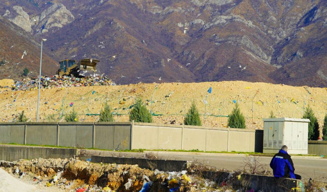 Zbog požara na Uborku građanima savjetovano da ostanu u zatvorenom i ne koriste vodu