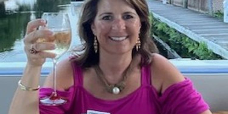 Ženski samozatajni osmrtnik postaje viralan: ‘Umro sam od fomo’